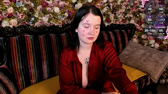 Snapshot of MollySoShy chatting on 02.13.26 MollySoShy online show from 02.13.26