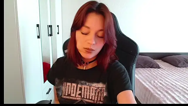 Snapshot of Eva_Avea chatting on 03.31.26 Eva Avea online show from 03.31.26