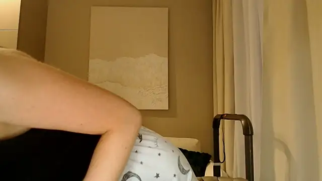 Snapshot of BluueSilk chatting on 12.30.24 BluueSilk online show from 12.30.24