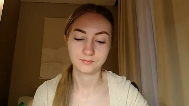 Snapshot of BluueSilk chatting on 01.02.25 BluueSilk online show from 01.02.25