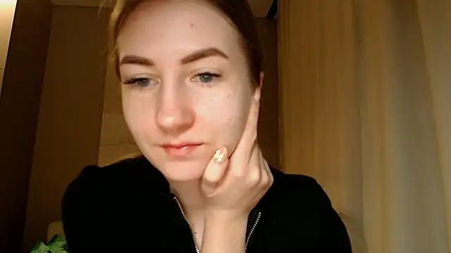 Snapshot of BluueSilk chatting on 01.06.25 BluueSilk online show from 01.06.25