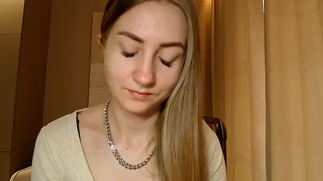 Snapshot of BluueSilk chatting on 01.16.25 BluueSilk online show from 01.16.25