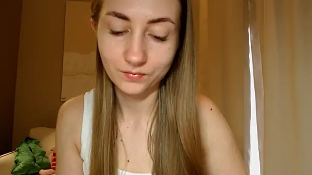 Snapshot of BluueSilk chatting on 01.22.25 BluueSilk online show from 01.22.25