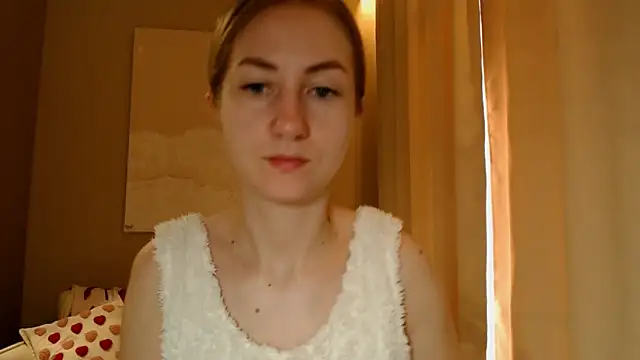 Snapshot of BluueSilk chatting on 02.15.25 BluueSilk online show from 02.15.25