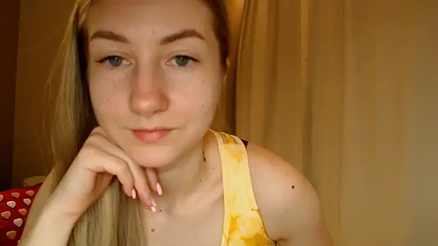 Snapshot of BluueSilk chatting on 02.27.25 BluueSilk online show from 02.27.25