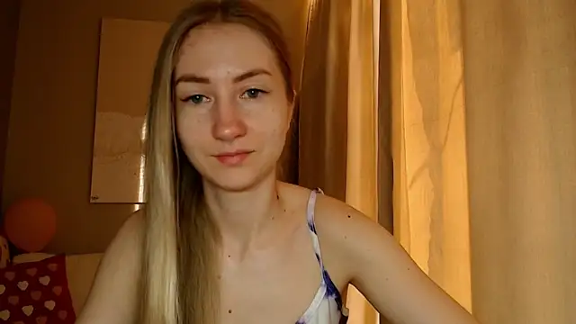 Snapshot of BluueSilk chatting on 03.20.25 BluueSilk online show from 03.20.25