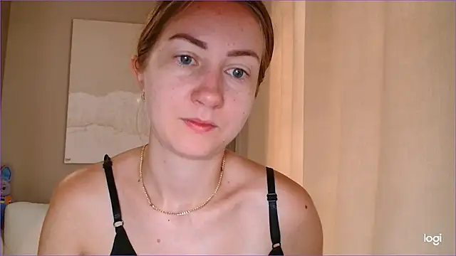 Snapshot of BluueSilk chatting on 09.10.25 BluueSilk online show from 09.10.25