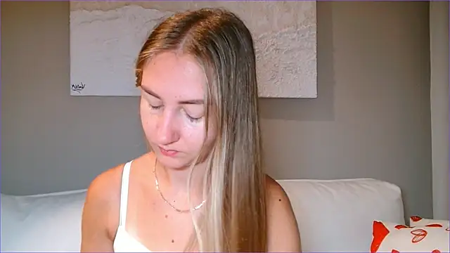 Snapshot of BluueSilk chatting on 10.17.25 BluueSilk online show from 10.17.25