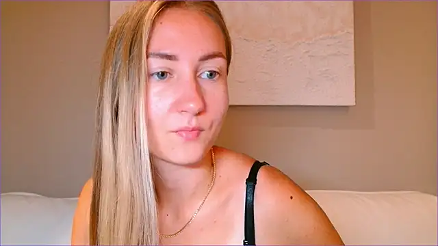 Snapshot of BluueSilk chatting on 10.22.25 BluueSilk online show from 10.22.25