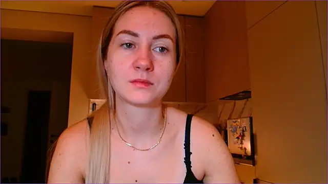 Snapshot of BluueSilk chatting on 12.22.25 BluueSilk online show from 12.22.25