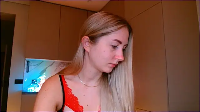 Snapshot of BluueSilk chatting on 12.23.25 BluueSilk online show from 12.23.25