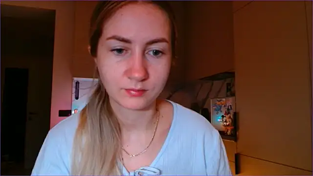 Snapshot of BluueSilk chatting on 01.08.26 BluueSilk online show from 01.08.26