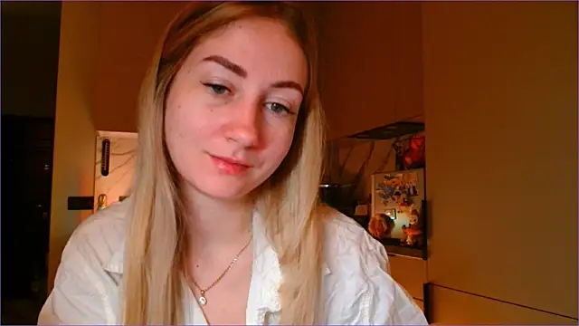 Snapshot of BluueSilk chatting on 02.03.26 BluueSilk online show from 02.03.26