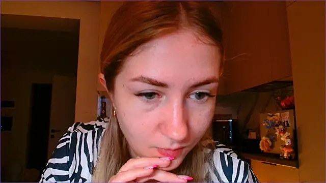 Snapshot of BluueSilk chatting on 02.04.26 BluueSilk online show from 02.04.26