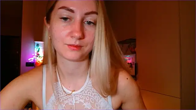 Snapshot of BluueSilk chatting on 02.11.26 BluueSilk online show from 02.11.26