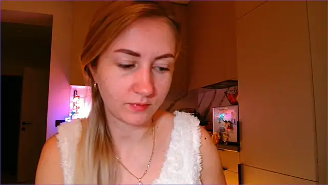 Snapshot of BluueSilk chatting on 02.12.26 BluueSilk online show from 02.12.26