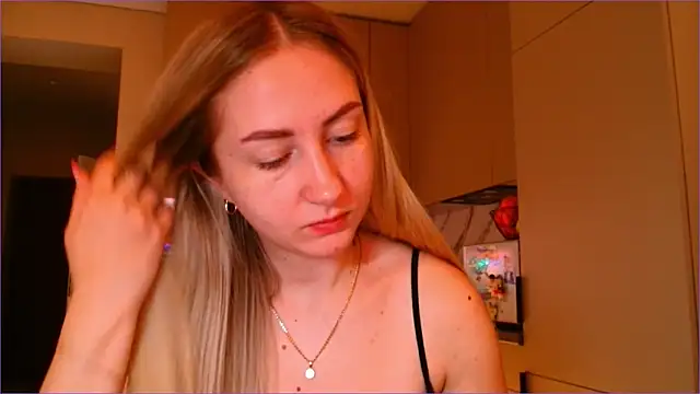 Snapshot of BluueSilk chatting on 02.16.26 BluueSilk online show from 02.16.26