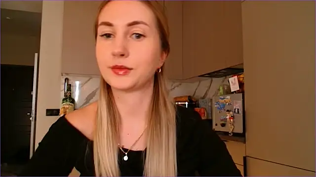 Snapshot of BluueSilk chatting on 02.27.26 BluueSilk online show from 02.27.26