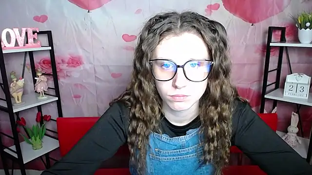 Snapshot of LilianaShine chatting on 02.24.26 LilianaShine online show from 02.24.26