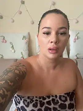 sexybatwomen33 online show from 06.27.26