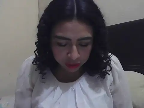 Snapshot of DalilahMx chatting on 03.04.26 DalilahMx online show from 03.04.26