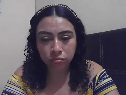 Snapshot of DalilahMx chatting on 07.14.26 DalilahMx online show from 07.14.26