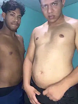 Snapshot of Loaisn chatting on 02.28.26 Loaisn online show from 02.28.26