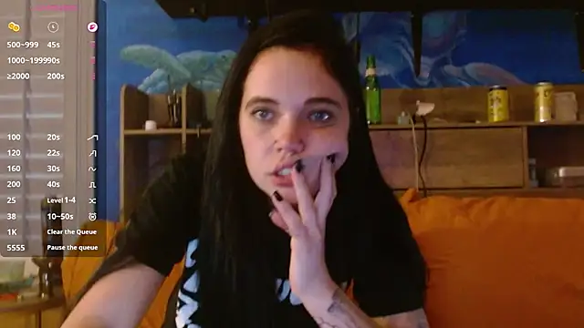 Snapshot of ahungkittykat chatting on 04.15.26 ahungkittykat online show from 04.15.26