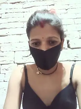 Snapshot of Divya-11431 chatting on 06.17.26 Divya-11431 online show from 06.17.26
