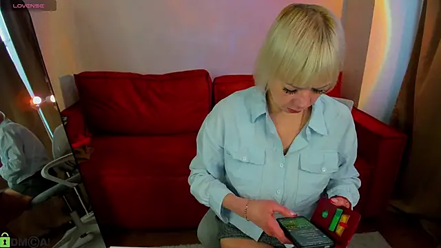 Ann Annise online show from 04.08.26