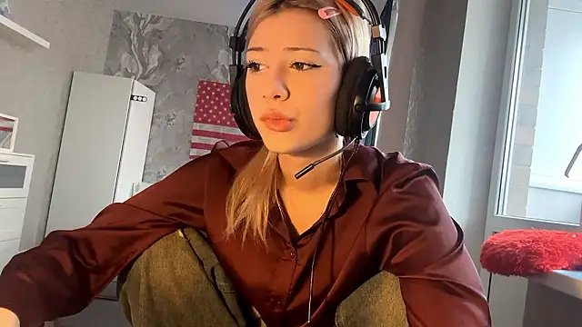 LadyFoxLove online show from 02.17.26