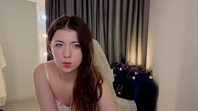 LunarDreamm online show from 02.15.26