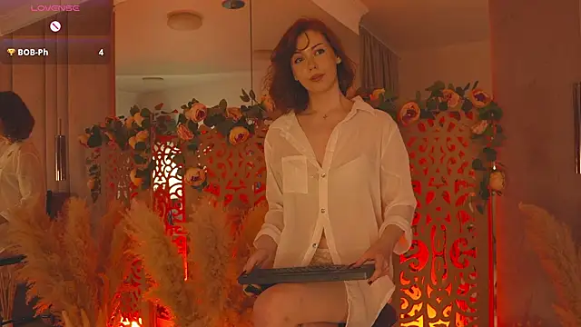 VivanWestwood online show from 04.18.26