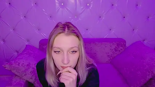 Akiro Kim7 online show from 03.05.26