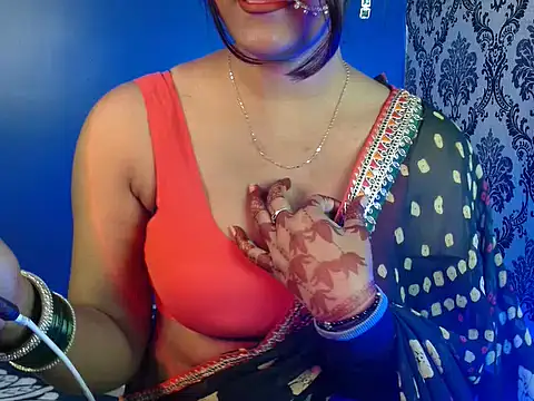 Hotginni4 online show from 02.02.26