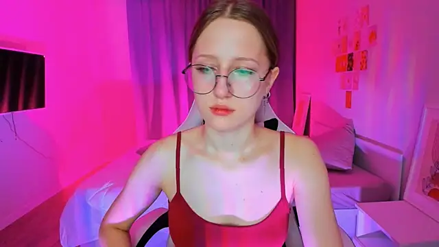 Vega Taylor online show from 03.05.26