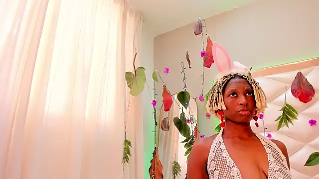 EvelynDivine online show from 02.20.26