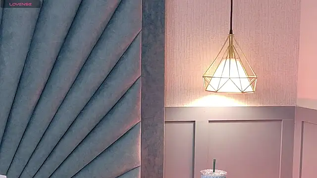 Annia-Greco online show from 02.04.26