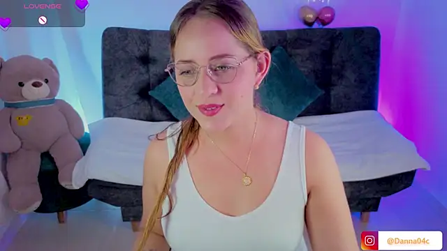 DannaCouper  online show from 04.11.26