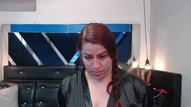 Snapshot of Alison-mar chatting on 07.17.26 Alison-mar online show from 07.17.26