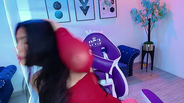 Maddie T18 online show from 04.18.26