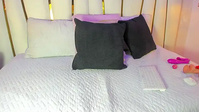 SofiaGlow  online show from 02.27.26