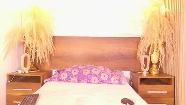 mollyjackson  online show from 04.19.26