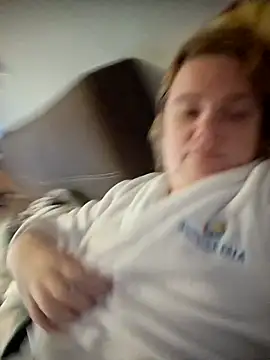 Snapshot of VitniKis chatting on 02.17.26 VitniKis online show from 02.17.26