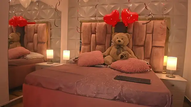 Paris Velvet online show from 02.14.26