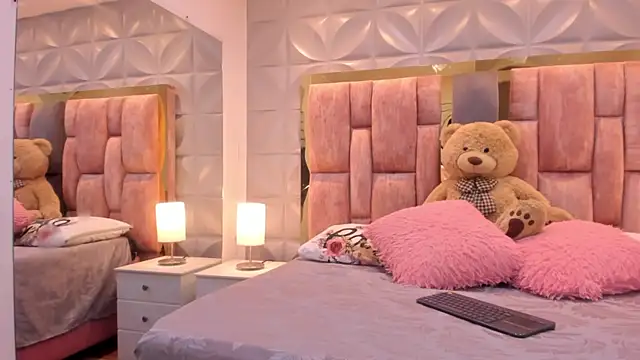 Paris Velvet online show from 04.10.26