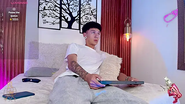 Snapshot of David_Banks_ chatting on 03.03.26 David Banks online show from 03.03.26