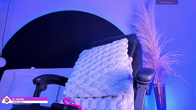 lunamiller 01 online show from 04.15.26