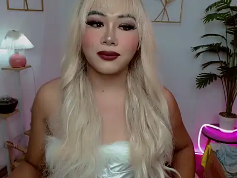 Snapshot of Serenity_Mooree chatting on 03.27.26 Serenity Mooree online show from 03.27.26