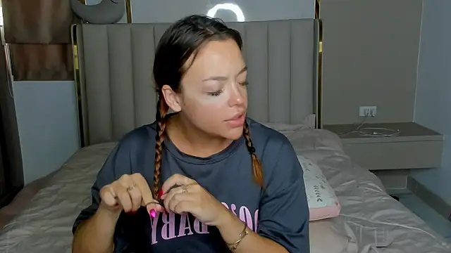 stellaa quenn online show from 04.21.26